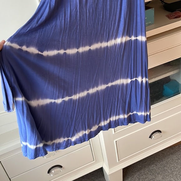 Beach cover up - Picture 2 of 3